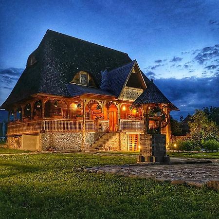 Отель Casa Chira Вишеу-де-Сус Экстерьер фото