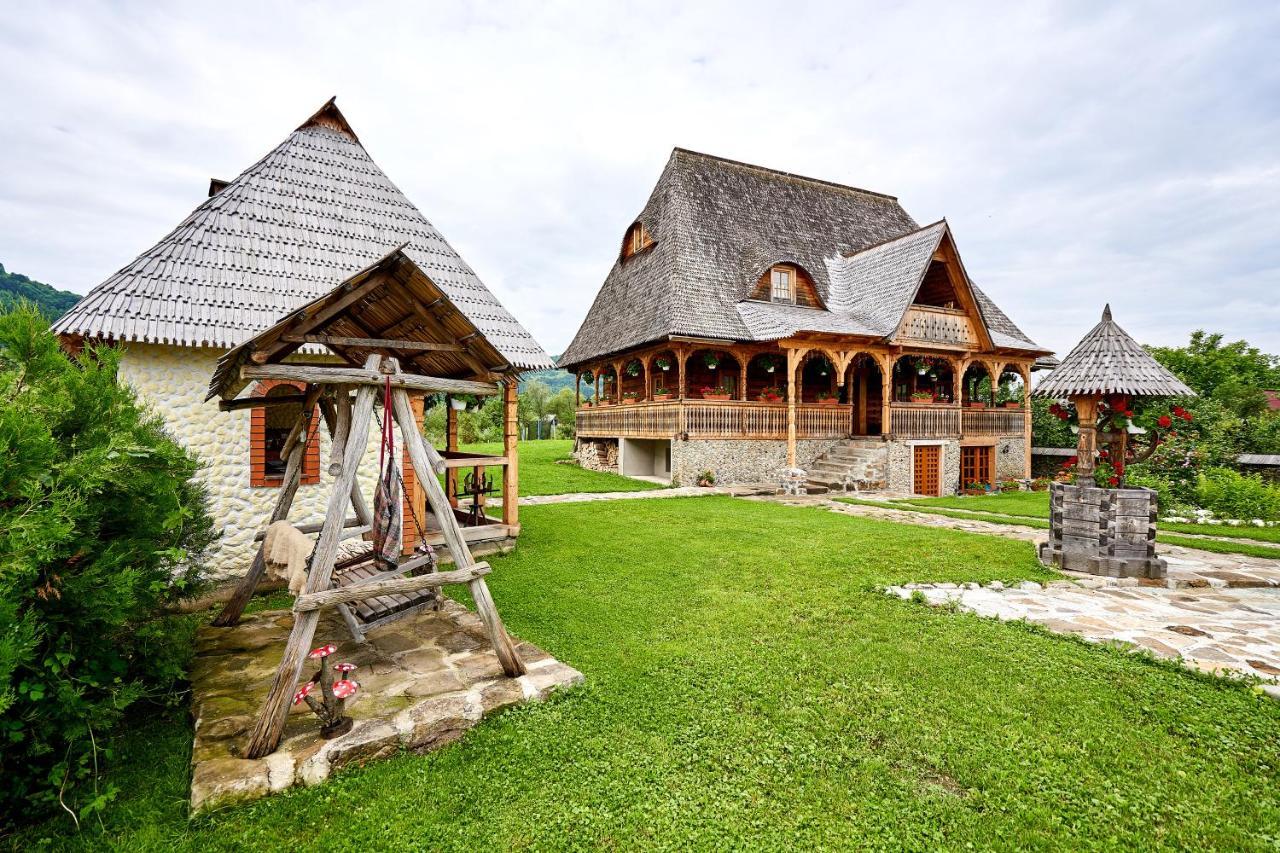 Отель Casa Chira Вишеу-де-Сус Экстерьер фото