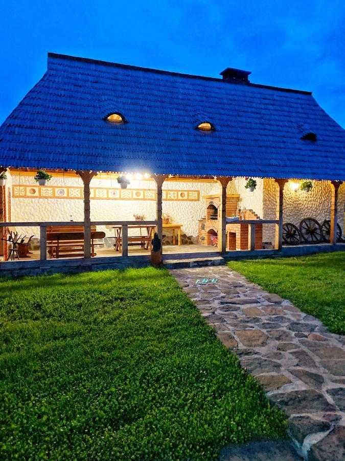 Отель Casa Chira Вишеу-де-Сус Экстерьер фото