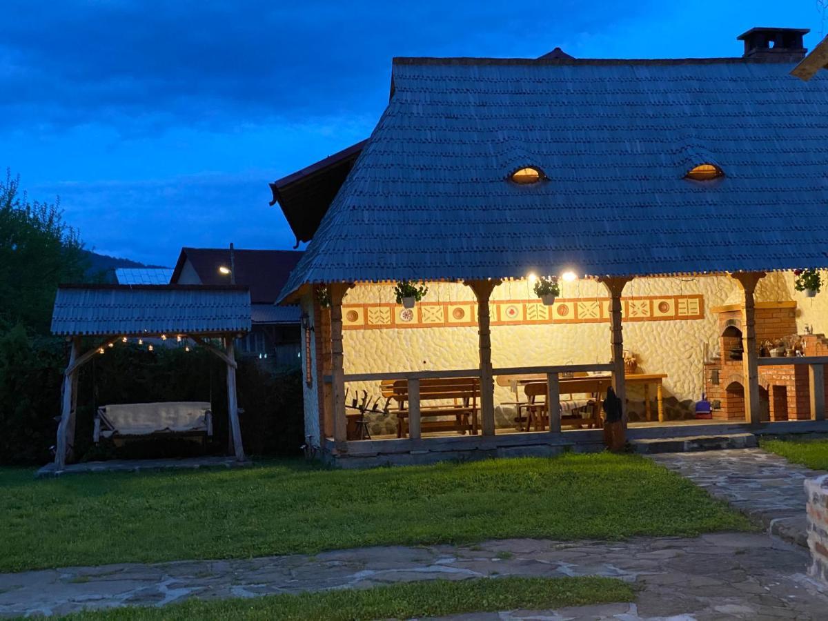 Отель Casa Chira Вишеу-де-Сус Экстерьер фото