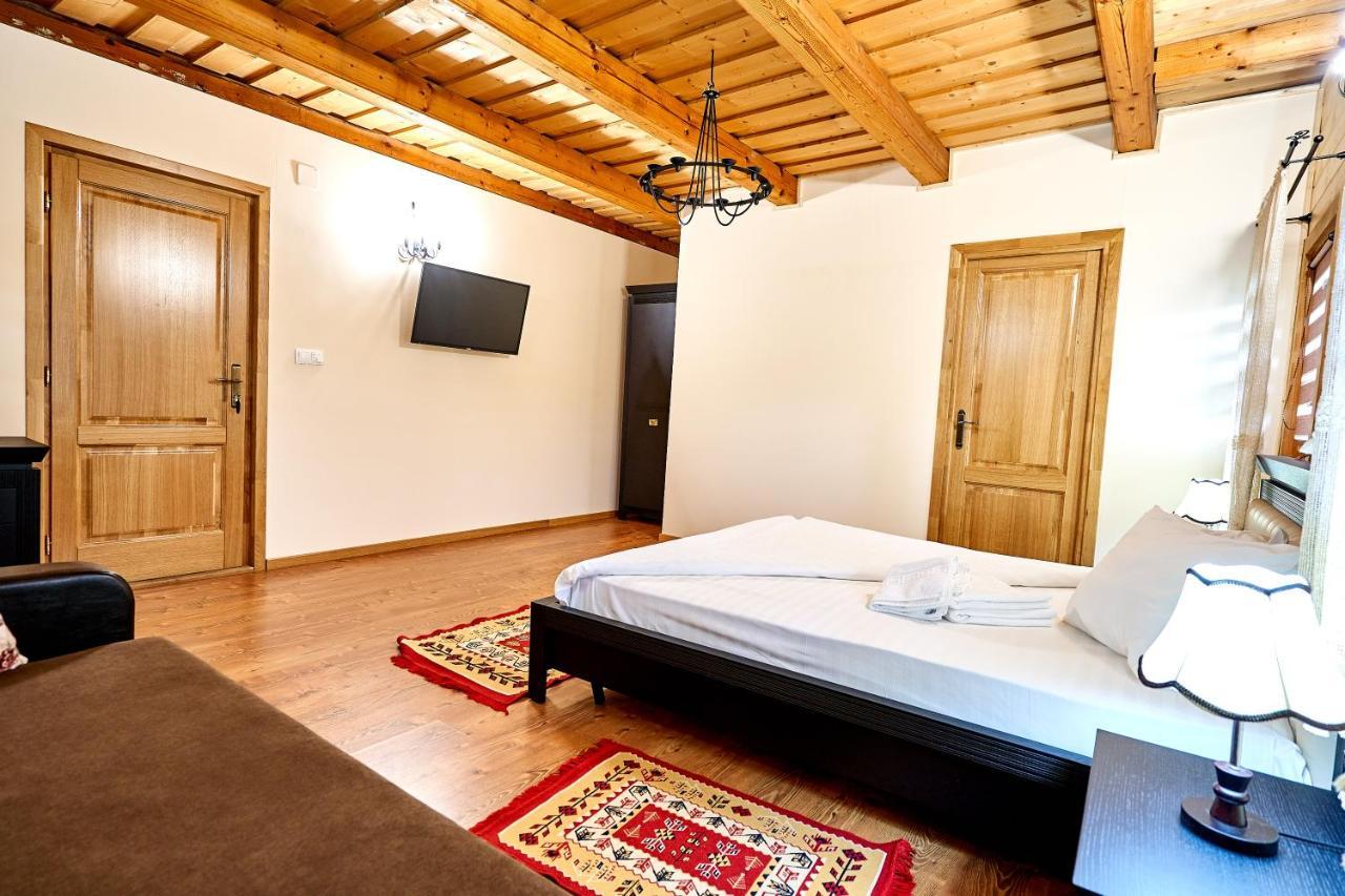 Отель Casa Chira Вишеу-де-Сус Экстерьер фото