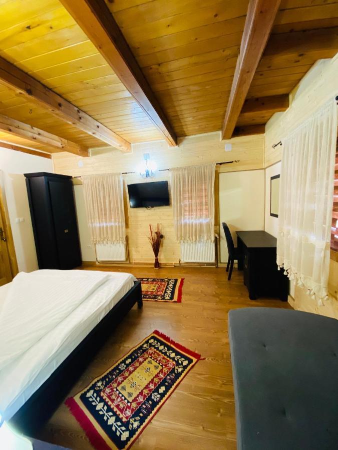Отель Casa Chira Вишеу-де-Сус Экстерьер фото