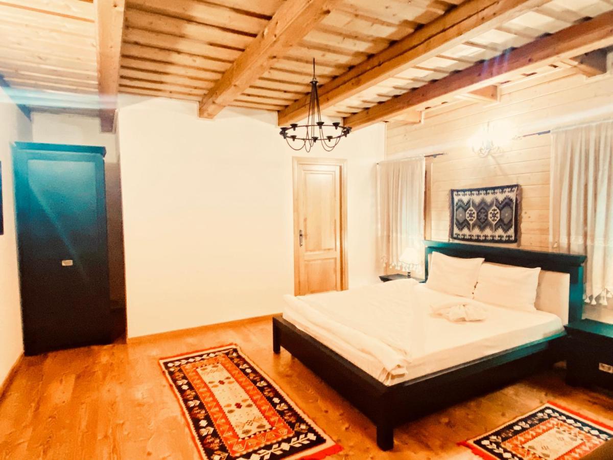 Отель Casa Chira Вишеу-де-Сус Экстерьер фото