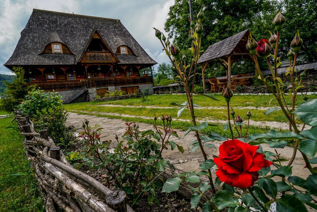 Отель Casa Chira Вишеу-де-Сус Экстерьер фото