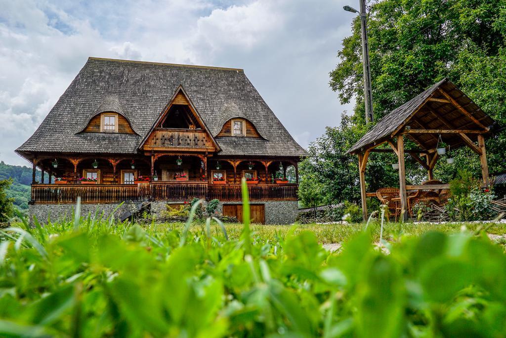 Отель Casa Chira Вишеу-де-Сус Экстерьер фото